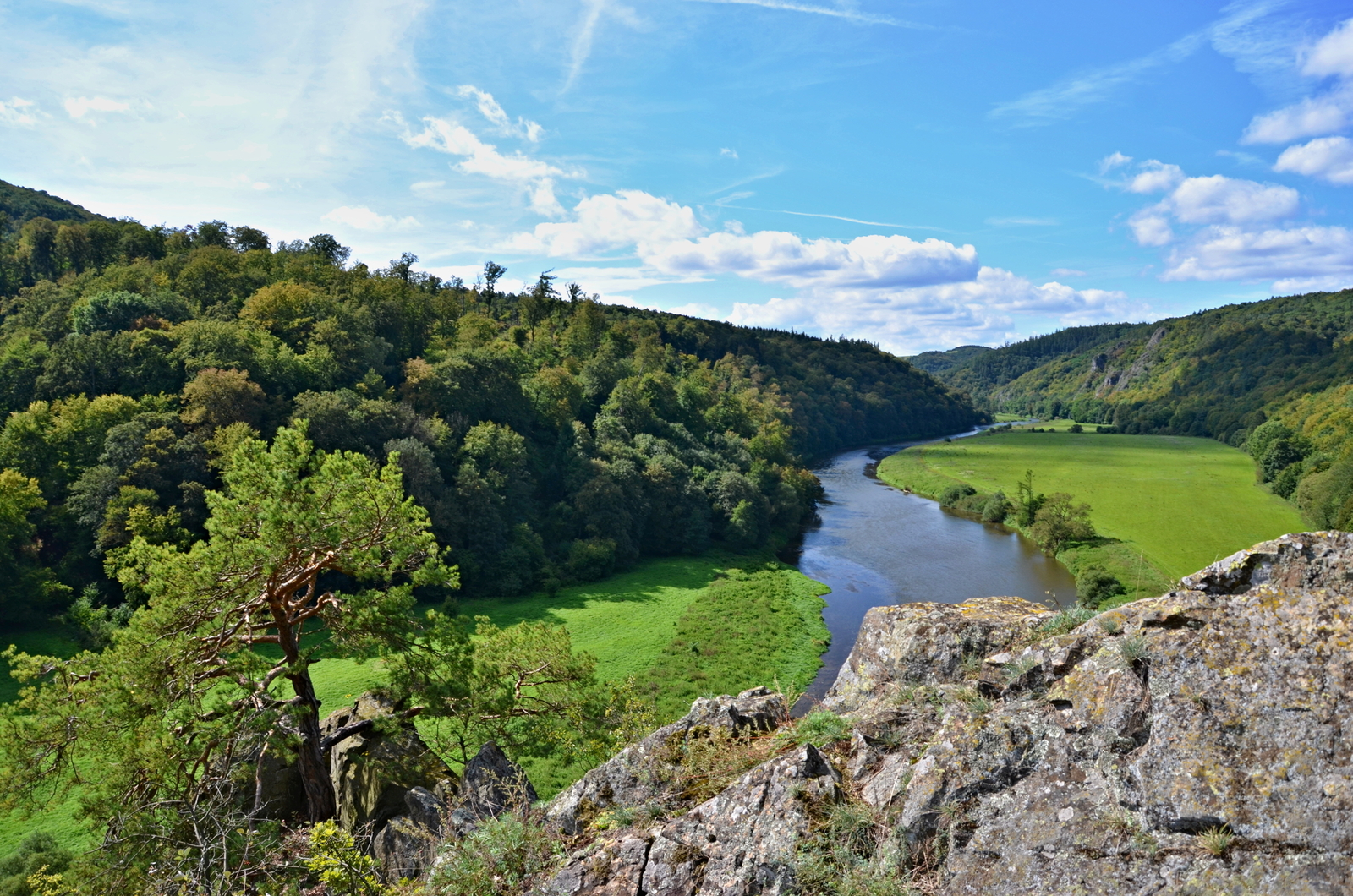 Berounka z Liblína, dovolená na vodě bez starostí. Snídaně a kempy v ceně.