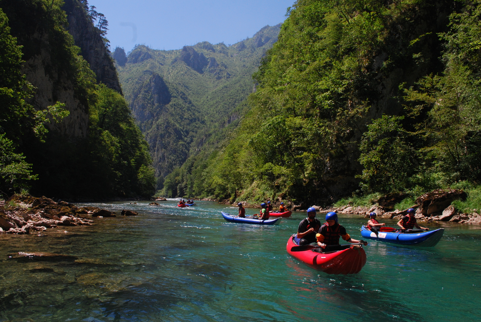 Černá Hora - Tara, Lim a Sutjeska, to nejlepší. Ubytování ve srubech a hotelu.