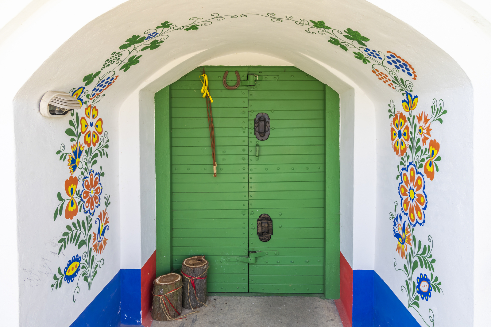 Dyje ze Znojma, vodácká dovolená bez starostí. Snídaně a kempy v ceně.