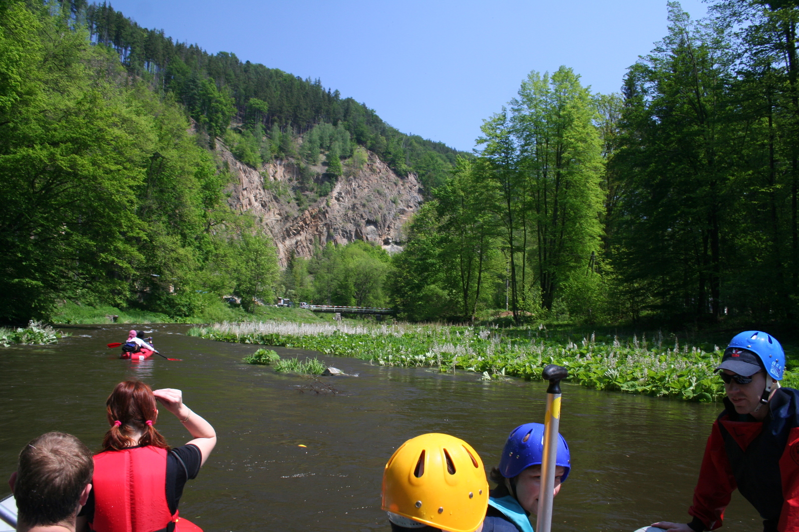 Moravice z Kružberku s instruktorem nebo sami. Dovoz a půjčovna lodí, převoz zavazadel. Kánoe, rafty, kajaky, SUP.