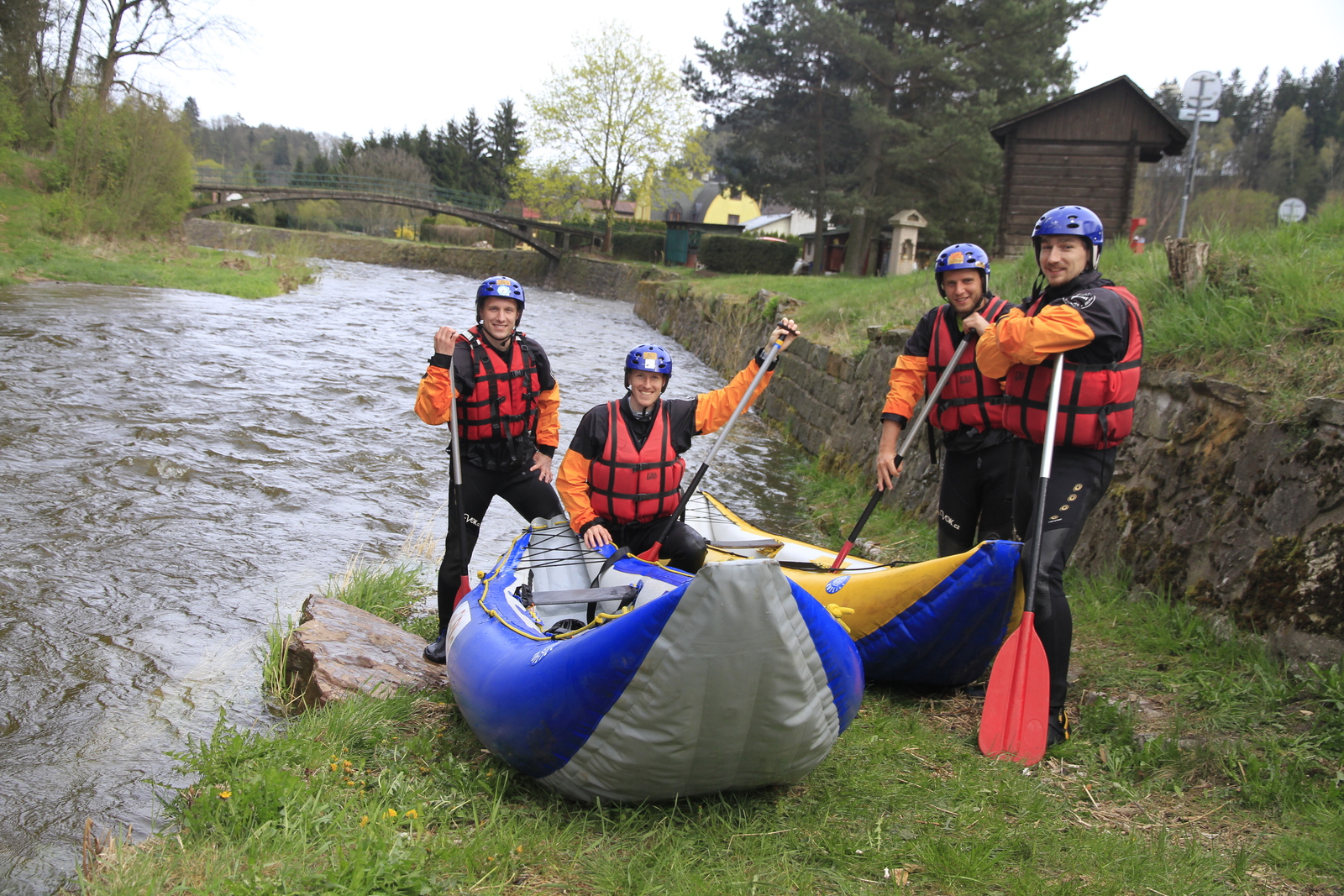 Labe z Podhůří do Klášterské Lhoty na kánoi, Velikonoce